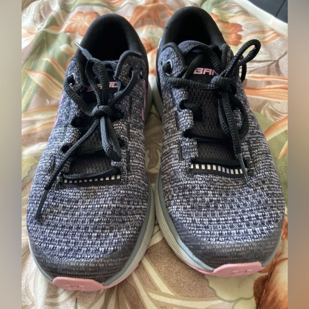 Under Armour Gray and Pink Lace Up Sneaker Shoes Kids US 4Y